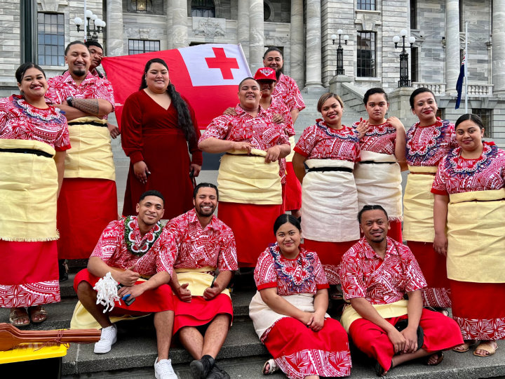 Captioned image 2000x1120 8