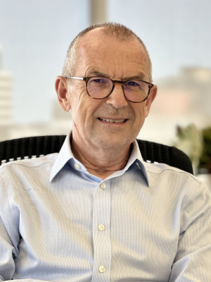 Sir Brian Roche website portrait