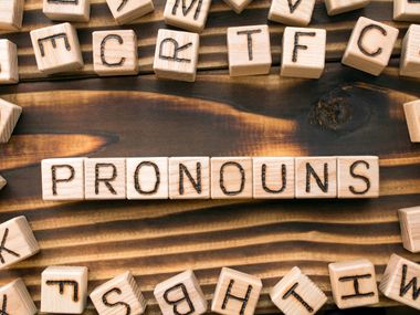 Pronoun use in email signatures
